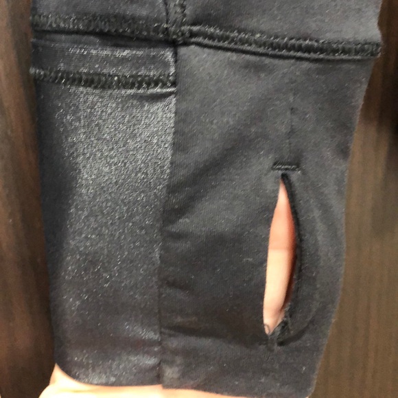 Lululemon Athletica Runners Half Zip Long Sleeve - Picture 7 of 7